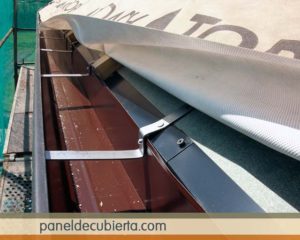 Canalón aluminio, panel y membrana.